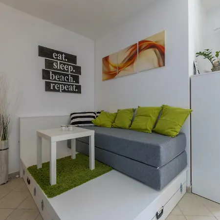 Apartment Color Green